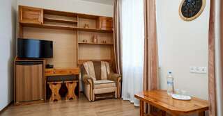 Гостиница Омега-клуб Севастополь Стандартный семейный номер-1