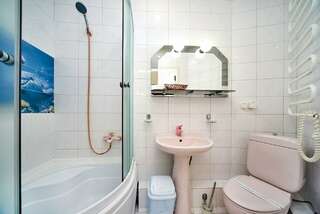 Гостиница Омега-клуб Севастополь Четырехместный номер-7