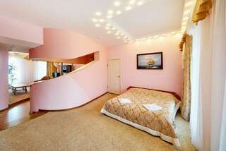 Гостиница Омега-клуб Севастополь Номер-студия Делюкс с кроватью размера «king-size»-3