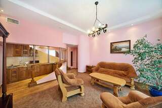 Гостиница Омега-клуб Севастополь Номер-студия Делюкс с кроватью размера «king-size»-2