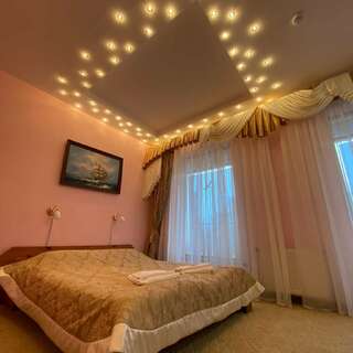 Гостиница Омега-клуб Севастополь Номер-студия Делюкс с кроватью размера «king-size»-9